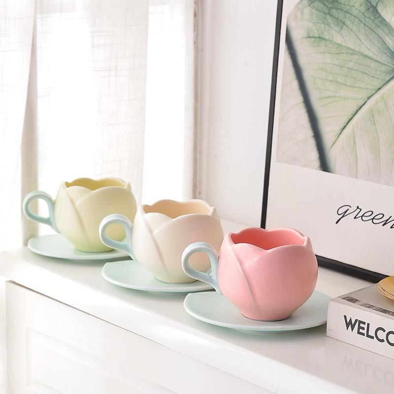 Tulip Folds Cup With Plate