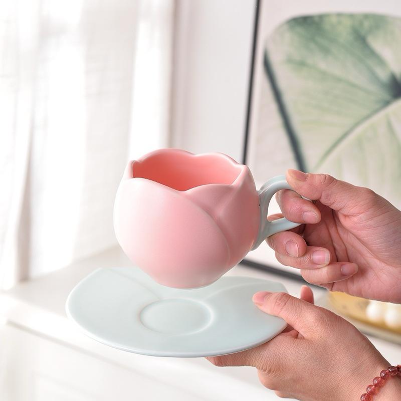 Tulip Folds Cup With Plate