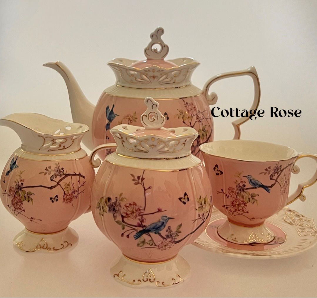 Vintage Blush Royal Set