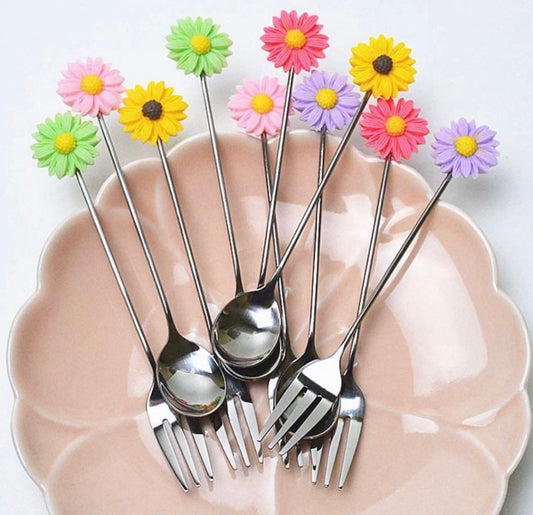 Daisies Spoon and Folk Set